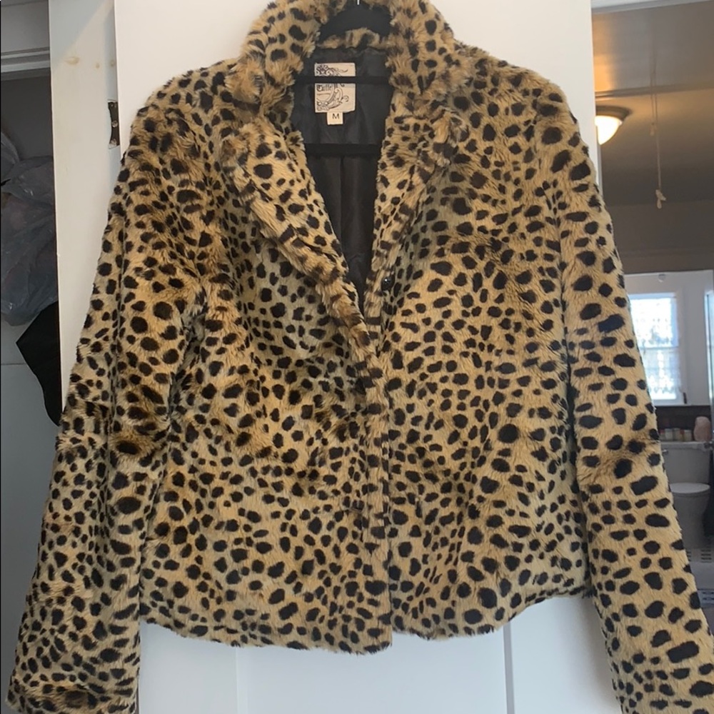 Faux fur leopard jacket